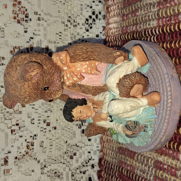 🎇🎉🎇 VINTAGE BOYD'S BEARS ??  Resin Sculpture  MAMA Holding SLEEPING GIRL - Picture 4 of 14